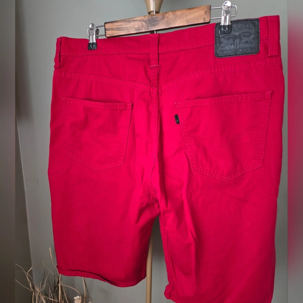 Men 569 Levi Strauss & Co sz 36 Red